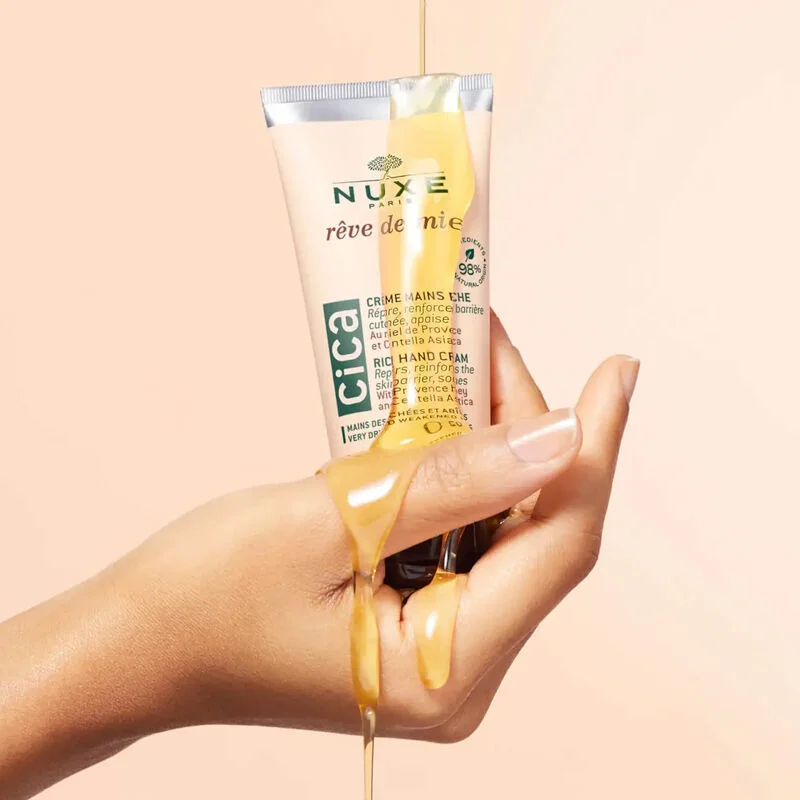 Adoucissez vos mains sèches avec Nuxe Rêve de Miel Cica 2