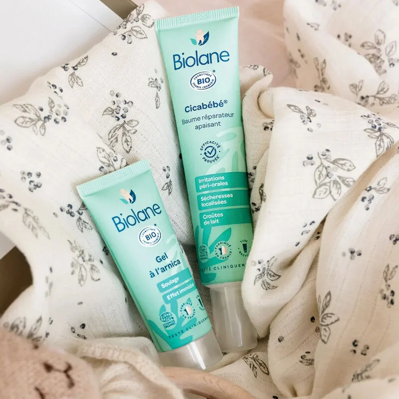 Apaisez la Peau Sèche de Bébé avec le Baume Cicabébé Biolane 4