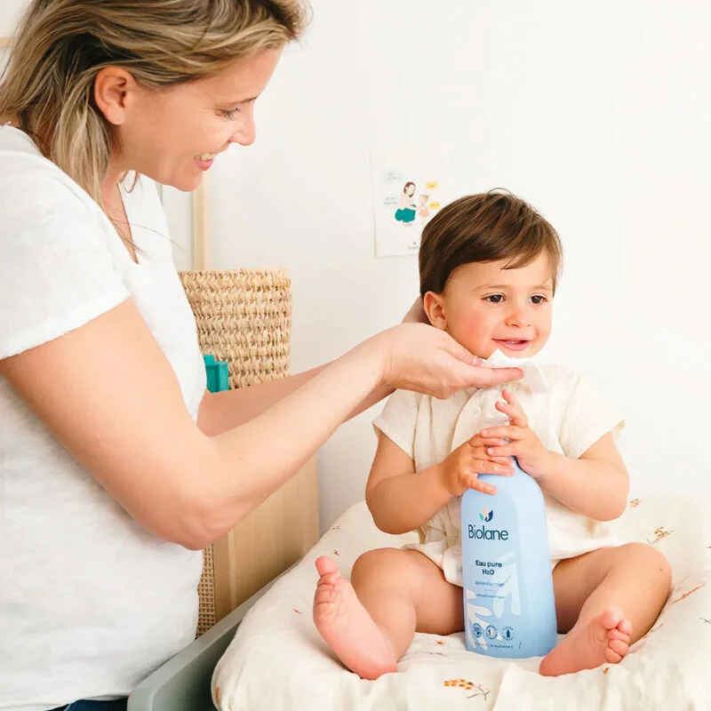 Obtenez une Peau Nette et Apaisée avec l'Eau Pure Biolane 2