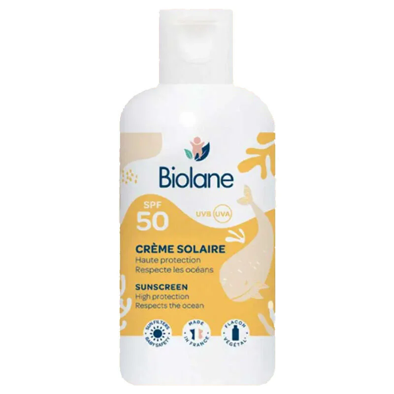 Protégez la peau sensible de bébé avec Biolane SPF50+ 3