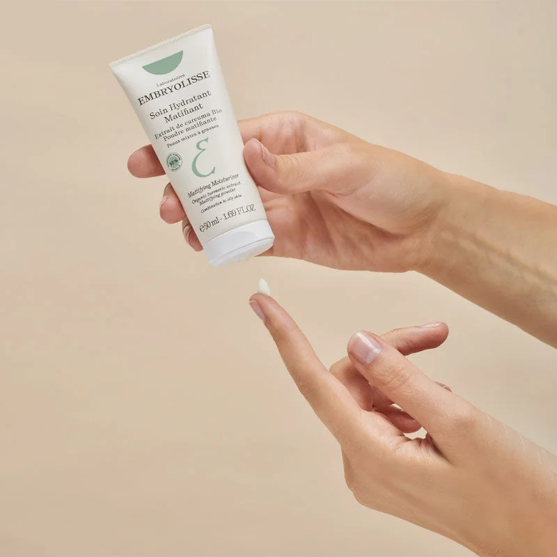 Obtenez une peau mate et hydratée avec Embryolisse 3