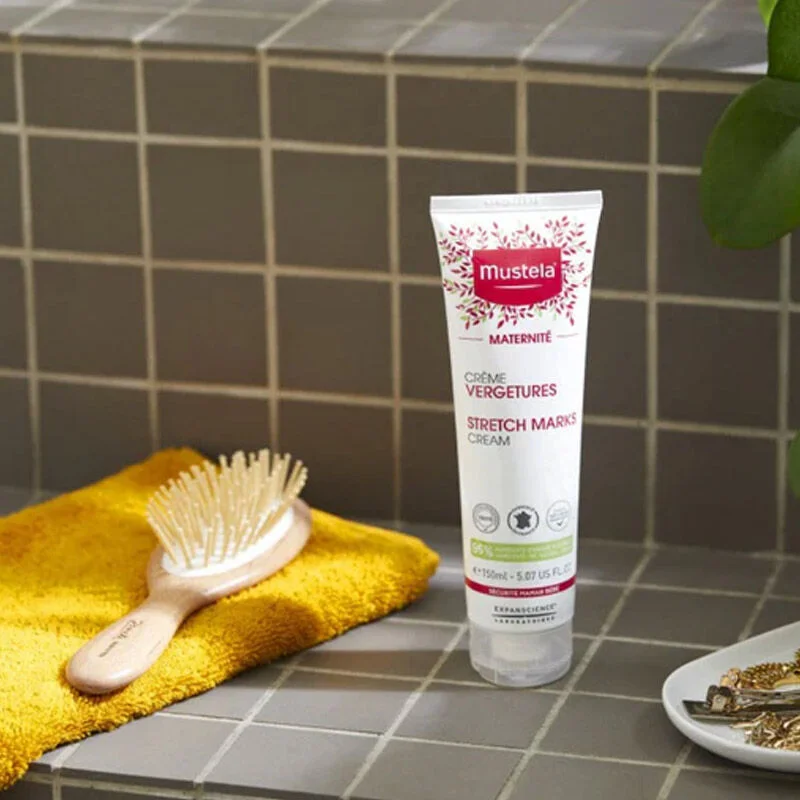 Renforcez l'élasticité de votre peau avec Mustela Maternité 4