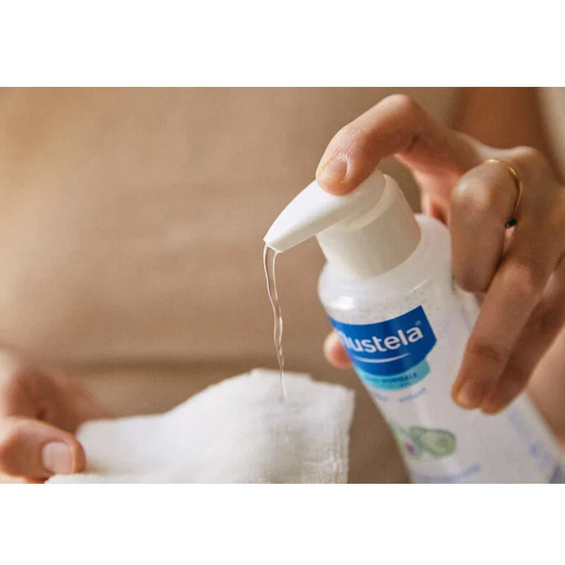 Nettoyez Doucement, Apaisez la Peau de Bébé 2