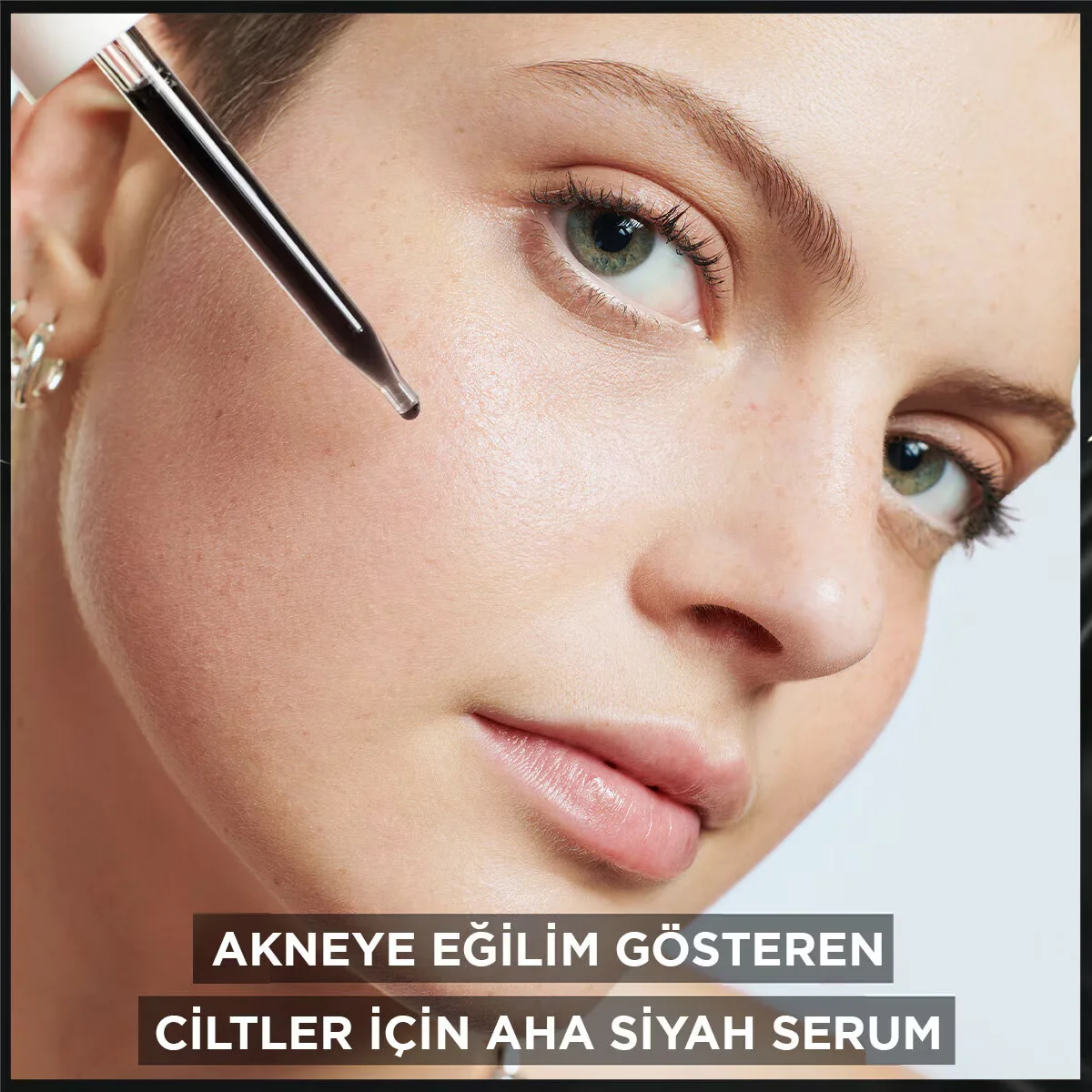 Transformez votre peau : Sérum Garnier AHA+BHA Charbon 2