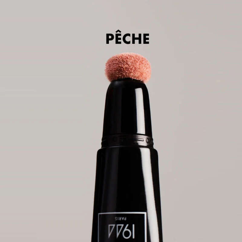 Obtenez un teint éclatant avec le Blush Liquide Pêche 1944 P 2