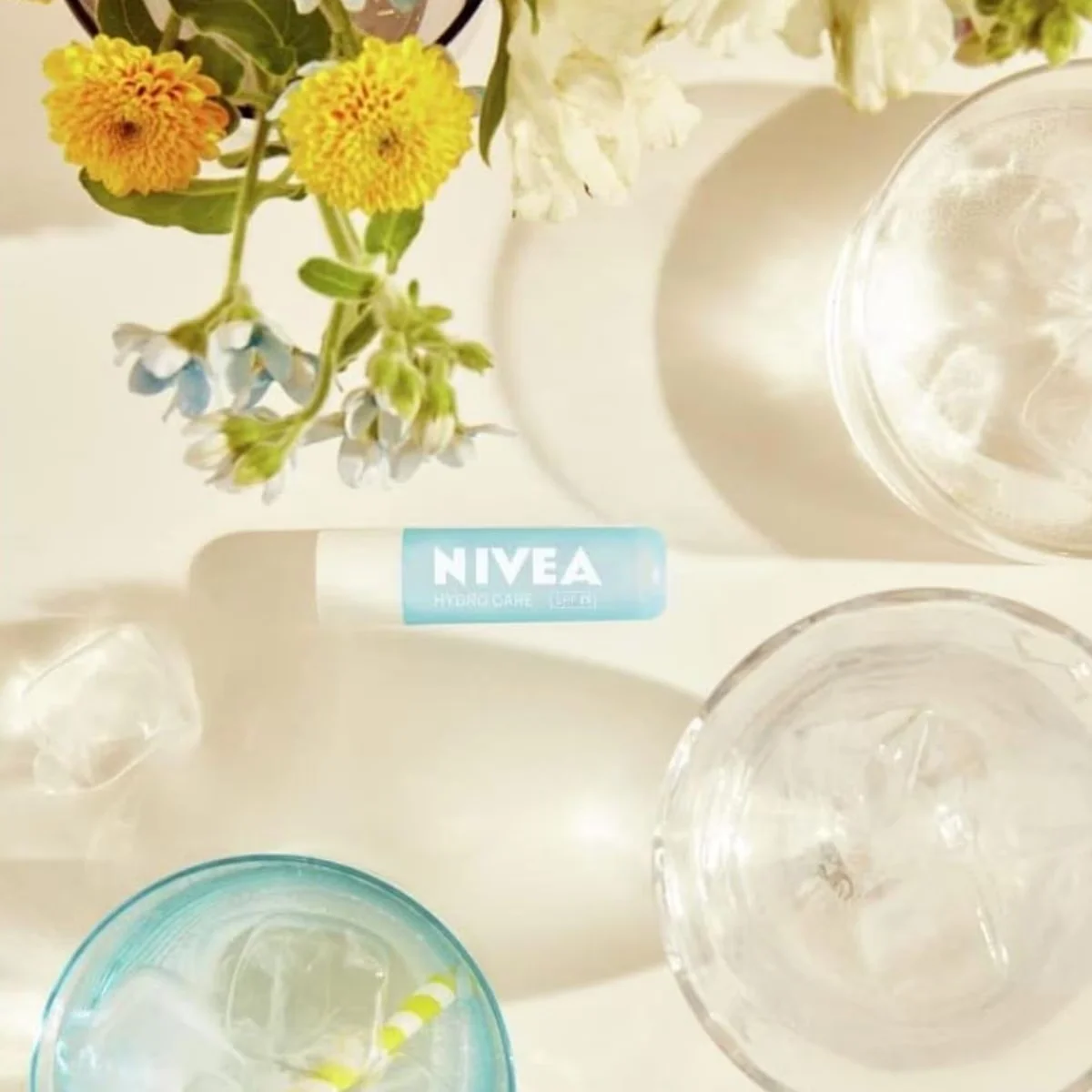 Hydratez & Protégez : Baume Lèvres Nivea Hydro Care SPF 15+ 2