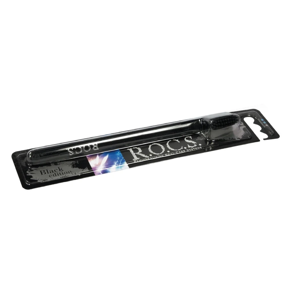 Obtenez une blancheur naturelle avec la brosse à dents ROCS 4