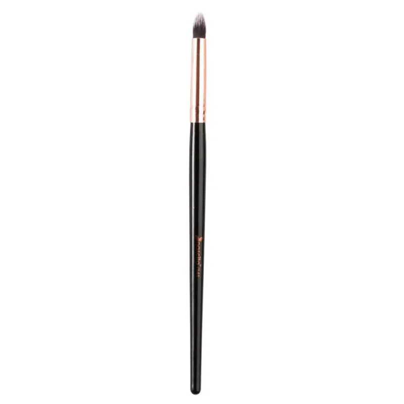 Définissez vos sourcils avec le Pinceau Nascita pour un rega