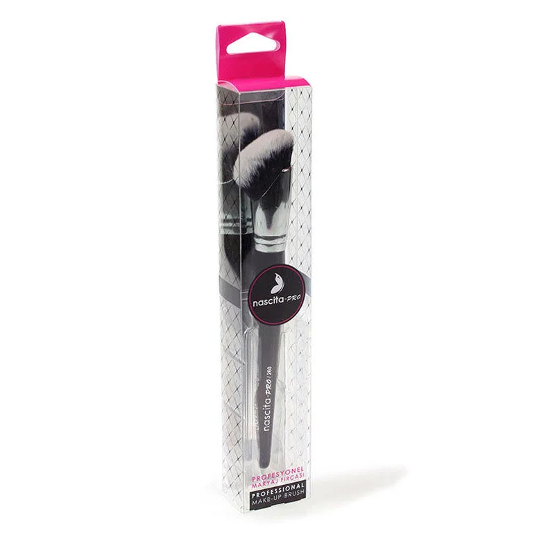 Sculptez et définissez votre visage avec le Pinceau Contour 4