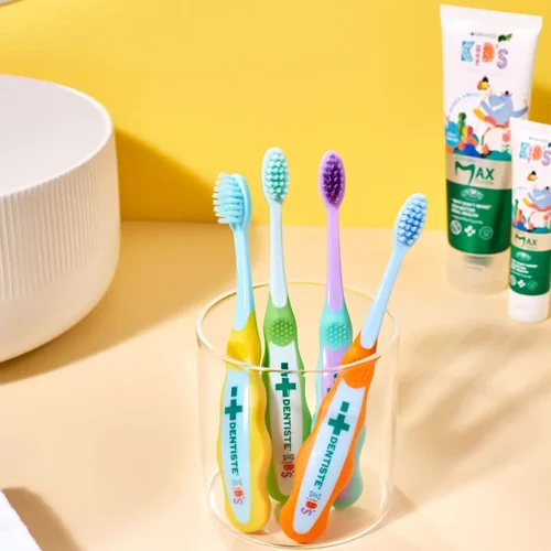 استمتع بابتسامة صحية لطفلك مع فرشاة Dentiste Kids 4