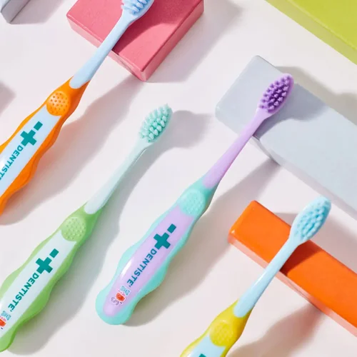 حافظ على صحة فم طفلك بفرشاة Dentiste Kids Ultra Soft 2