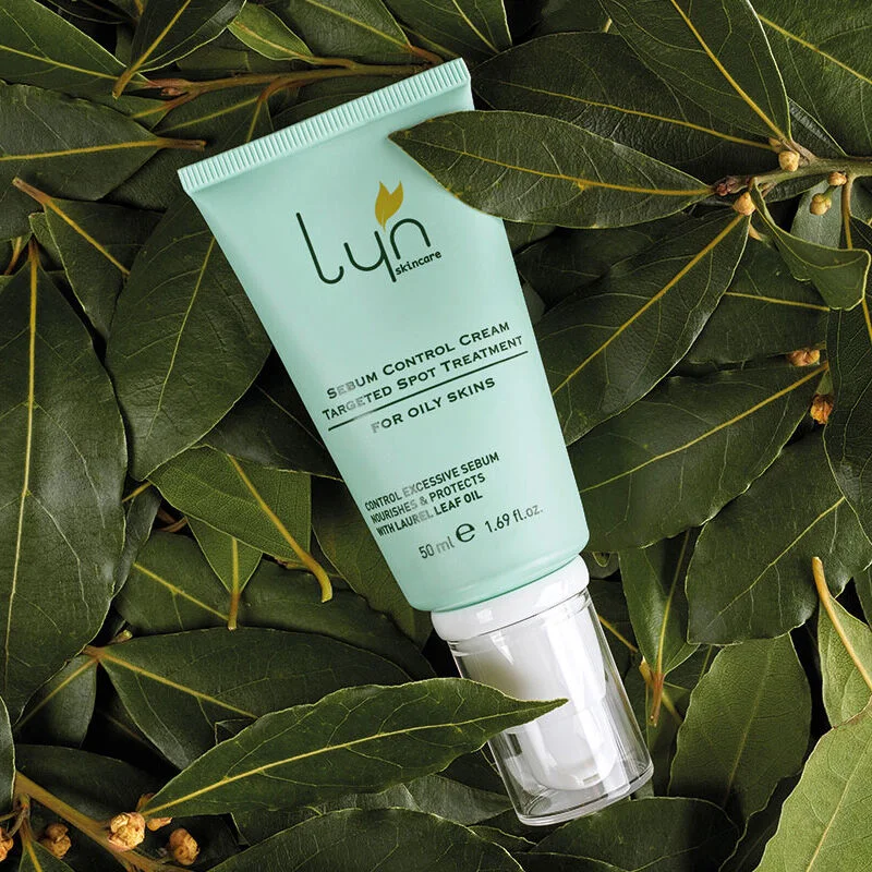 حقق بشرة متوازنة: كريم التحكم في دهون البشرة من LYN Skincare 3