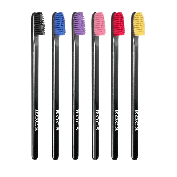 Obtenez une blancheur naturelle avec la brosse à dents ROCS 2