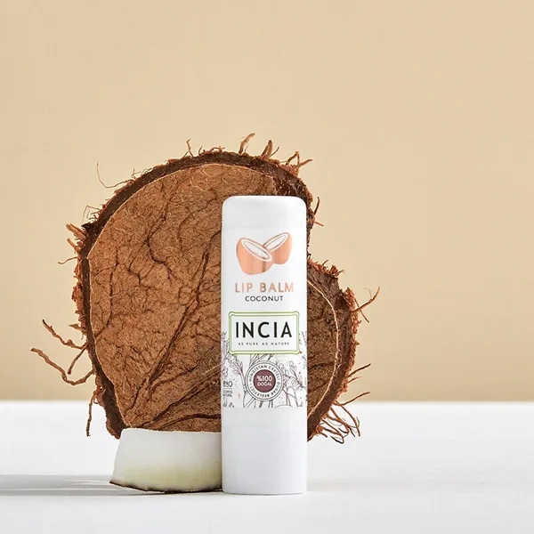 استمتعي بشفاه ناعمة ومرطبة مع مرطب شفاه INCIA بجوز الهند 3