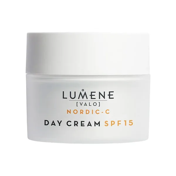 احصلي على بشرة مشرقة ومحمية مع كريم Lumene Nordic-C SPF 15