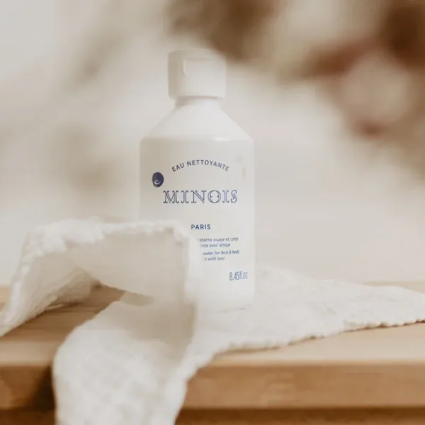 Minois Paris Nemlendirici Temizleme Suyu 250 ml 2