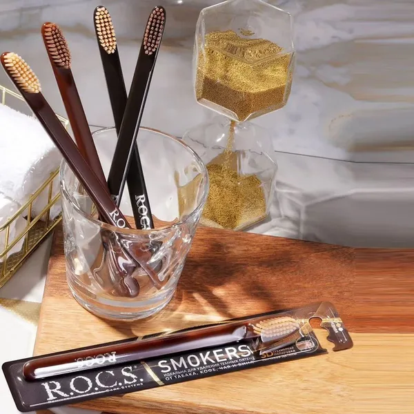 Éliminez les taches de tabac et café avec Rocs Smokers 2