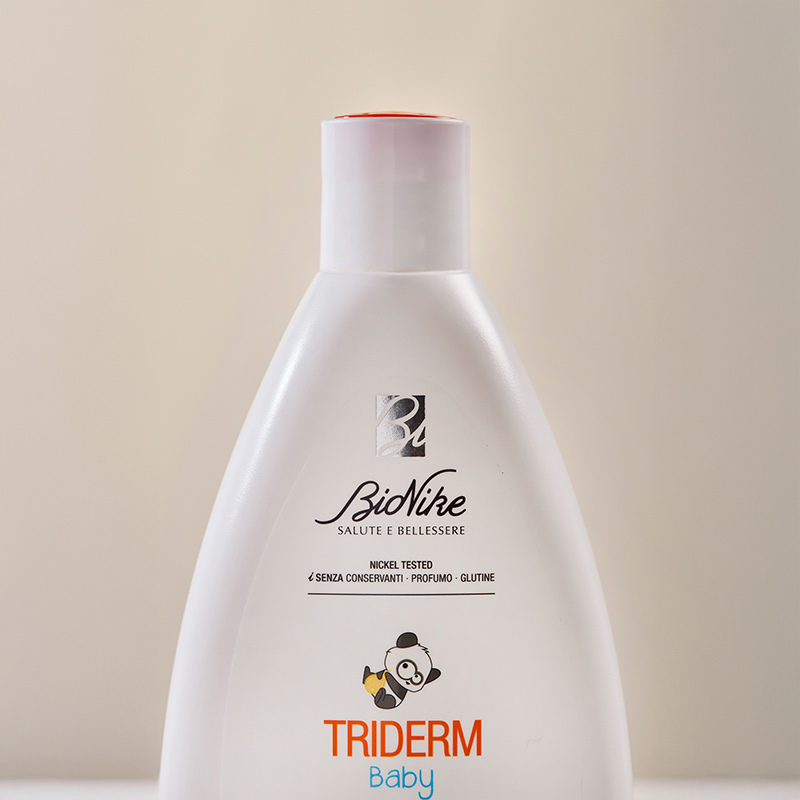 شعر نظيف وفروة رأس محمية مع شامبو Bionike Triderm Baby 3