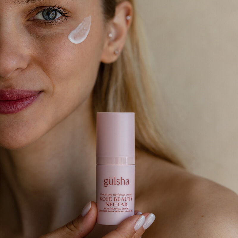 Rajeunissez votre regard avec la Crème Contour des Yeux Güls 2