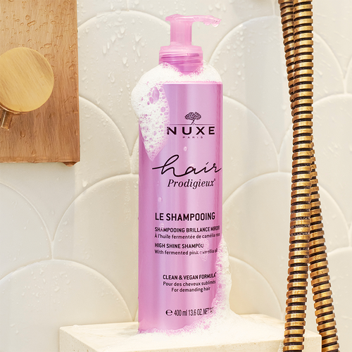 Obtenez des cheveux brillants et soyeux avec Nuxe Hair Prodi 2