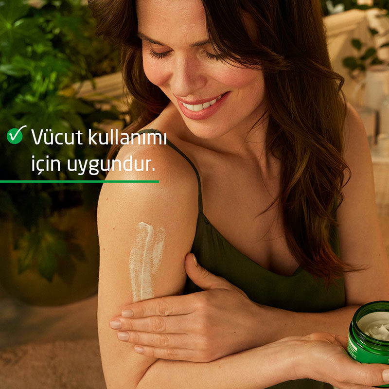 Nourrissez intensément votre peau sèche avec Weleda Skin Foo 3